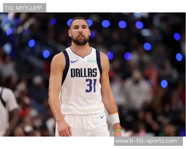 基德赞克莱上半场表现出色牵引力助力队友创造更多机会 基德赞克莱上半场表现出色牵引力助力队友创造更多机会